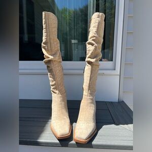 Vince Camuto Alimber Boots in Tortilla Suede Croco Size 7.  Brand New